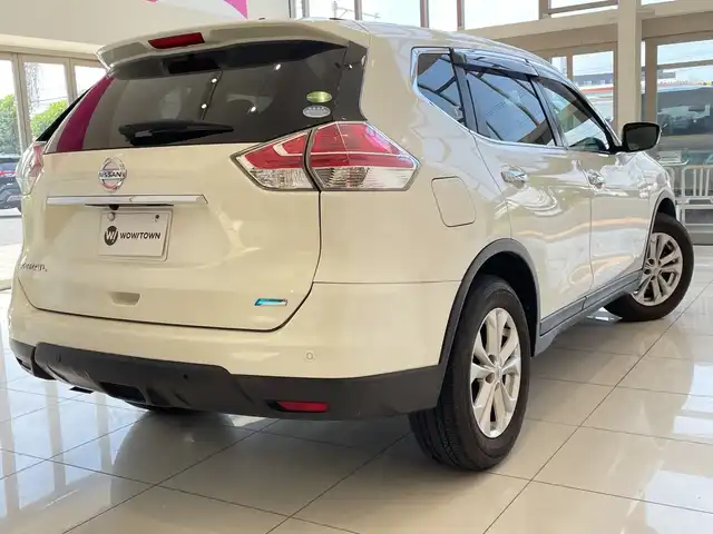 日産 エクストレイル 20X エマージェンシーブレーキ 埼玉県 2015(平27)年 7.5万km ブリリアントホワイトパール エマージェンシーブレーキ/純正ナビ/　　CD/DVD/BT/フルセグTV/バックカメラ/LEDオートライト/カプロンシート/シートヒーター/純正17インチAW/クリアランスソナー/アイドリングストップ/プッシュスタート/ETC/禁煙車