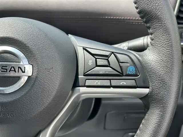 日産 セレナ e－パワー ハイウェイスター G 福岡県 2020(令2)年 4.8万km ブリリアントホワイトパール 2トーン 純正9型SDナビ(フルセグTV/CD/DVD/BT)アラウンドビューモニタープロパイロットエマージェンシーブレーキコーナーセンサーBSM両側パワスラドラレコETCデジタルインナーミラーUSBポート純正LEDヘッドライト純正フロアマットスマートキープッシュスタート