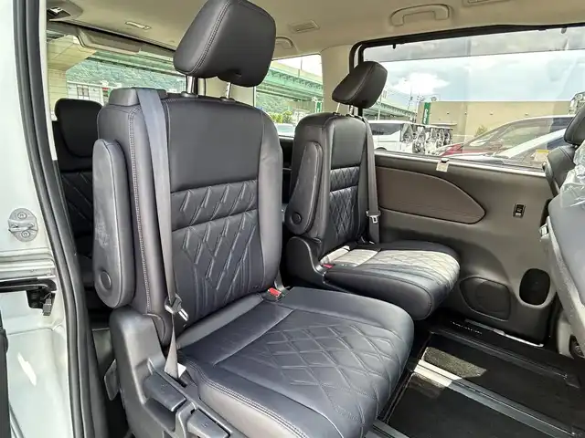 日産 セレナ e－パワー ハイウェイスター G 福岡県 2020(令2)年 4.8万km ブリリアントホワイトパール 2トーン 純正9型SDナビ(フルセグTV/CD/DVD/BT)アラウンドビューモニタープロパイロットエマージェンシーブレーキコーナーセンサーBSM両側パワスラドラレコETCデジタルインナーミラーUSBポート純正LEDヘッドライト純正フロアマットスマートキープッシュスタート