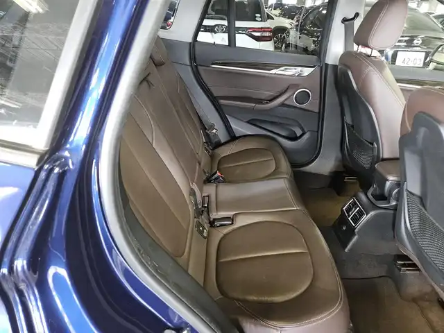 ＢＭＷ Ｘ１ xDrive 20i Xライン 長野県 2016(平28)年 5.9万km メディテラニアンブルー 4WD/パノラマサンルーフ/純正8.8型ナビ/バックカメラ/ドライブレコーダー/アクティブクルーズコントロール/ヘッドアップディスプレイ/パークディスタンスコントロール(F/R)/横滑り防止装置/ターボ/LEDヘッドランプ/本革巻きステアリング/ステアリングスイッチ/本革シート/前席パワーシート/シートヒーター/純正18インチアルミホイール/リモートコントロールキー/コンフォートアクセス/禁煙車