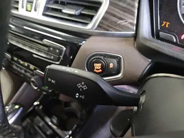 ＢＭＷ Ｘ１ xDrive 20i Xライン 長野県 2016(平28)年 5.9万km メディテラニアンブルー 4WD/パノラマサンルーフ/純正8.8型ナビ/バックカメラ/ドライブレコーダー/アクティブクルーズコントロール/ヘッドアップディスプレイ/パークディスタンスコントロール(F/R)/横滑り防止装置/ターボ/LEDヘッドランプ/本革巻きステアリング/ステアリングスイッチ/本革シート/前席パワーシート/シートヒーター/純正18インチアルミホイール/リモートコントロールキー/コンフォートアクセス/禁煙車