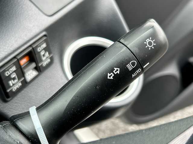 トヨタ シエンタ ハイブリッド G セーフティエディションⅡ 千葉県 2021(令3)年 3.9万km ホワイトパールクリスタルシャイン ナビNSZT-Y68T バックカメラ 両側電動スライドドア フルセグ BT USB ドラレコ 2.0ETC リアセンサー LEDライト オートライト セーフティセンス クルコン スマートキー