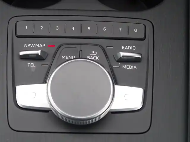 アウディ Ａ５ SB 40TFSIスポーツ 埼玉県 2019(令1)年 2.9万km グレイシアホワイトメタリック ブラックハーフレザーシート/アダプティブクルーズコントロール/マトリクスLEDヘッドライト/バーチャルコックピット/CarPlay/パークセンサー/ブラインドスポットモニター/全周囲カメラ/純正ナビ/ドラレコ(フロント)/ETC/フルセグTV/全席シートヒーター/シートポジションメモリー機能