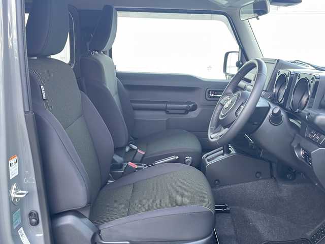 スズキ ジムニー シエラ JC 岩手県 2023(令5)年 0.6万km ミディアムグレー ワンオーナー　スズキレーダーブレーキサポート　シートヒーター　クルーズコントロール　ヒルディセントコントロール　純正１５インチＡＷ　ミラーヒーター　純正フロアマット　オートＬＥＤライト　フォグランプ　ヘッドライトウォッシャー　スペアキー