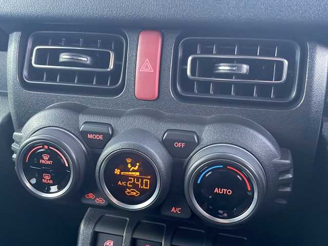 スズキ ジムニー シエラ JC 岩手県 2023(令5)年 0.6万km ミディアムグレー ワンオーナー　スズキレーダーブレーキサポート　シートヒーター　クルーズコントロール　ヒルディセントコントロール　純正１５インチＡＷ　ミラーヒーター　純正フロアマット　オートＬＥＤライト　フォグランプ　ヘッドライトウォッシャー　スペアキー