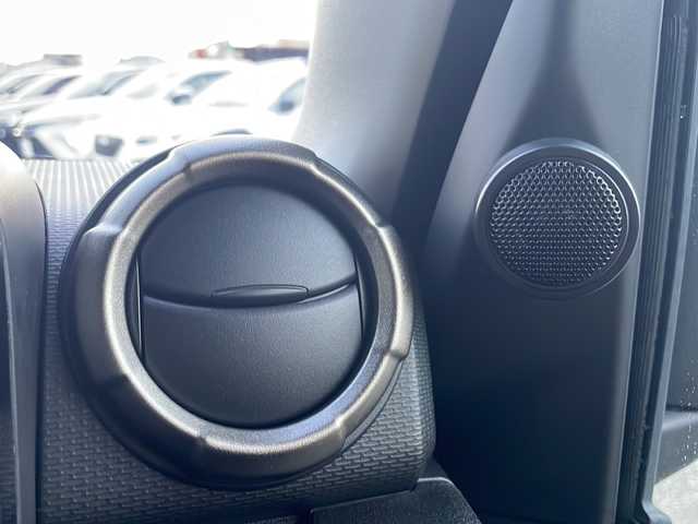 スズキ ジムニー シエラ JC 岩手県 2023(令5)年 0.6万km ミディアムグレー ワンオーナー　スズキレーダーブレーキサポート　シートヒーター　クルーズコントロール　ヒルディセントコントロール　純正１５インチＡＷ　ミラーヒーター　純正フロアマット　オートＬＥＤライト　フォグランプ　ヘッドライトウォッシャー　スペアキー