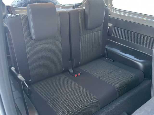 スズキ ジムニー シエラ JC 岩手県 2023(令5)年 0.6万km ミディアムグレー ワンオーナー　スズキレーダーブレーキサポート　シートヒーター　クルーズコントロール　ヒルディセントコントロール　純正１５インチＡＷ　ミラーヒーター　純正フロアマット　オートＬＥＤライト　フォグランプ　ヘッドライトウォッシャー　スペアキー