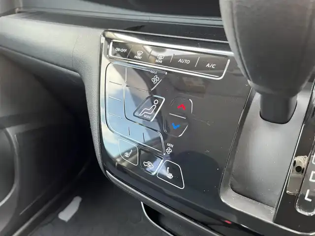 三菱 ｅＫクロス T 鳥取県 2019(平31)年 5.3万km シルキーホワイト ４WD・ターボ車/純正ナビ/フルセグ/DVD/CD/BT/バックカメラ・ETC/前席シートヒーター/衝突被害軽減ブレーキ/レーンキープアシスト/踏み間違い防止/純正15インチアルミホイール/LEDヘットライト/プッシュエンジンスタート/ルーフレール/アイドリングストップ/フロアマット/ドアバイザー/保証書・取扱説明書/スペアキー