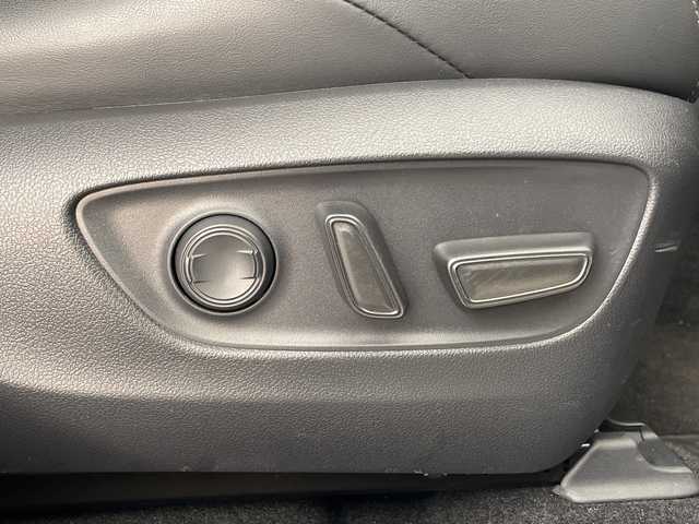 トヨタ ハリアー Z 群馬県 2024(令6)年 2.1万km プレシャスブラックパール 純正１２．３型ナビ　バックカメラ　ＪＢＬサウンド　デジタルインナーミラー　ＥＴＣ２．０　ＢＳＭ　ハーフレザーシート　シートヒーター　パワーシート　電動リアゲート　ＬＥＤ　衝突被害軽減ブレーキ　禁煙車