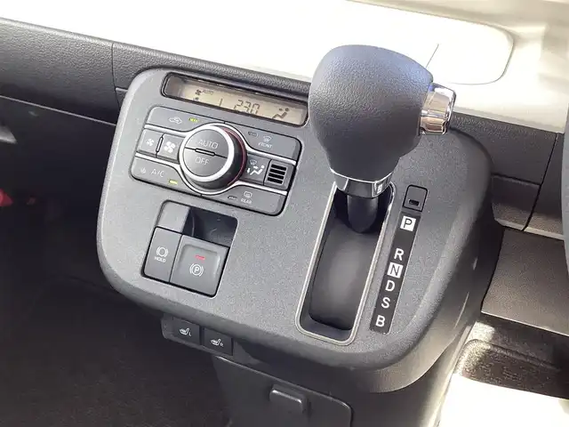 ダイハツ ムーヴ キャンバス ストライプス G 三重県 2023(令5)年 0.7万km シャイニングホワイトパール/レイクブルーメタリック スマートアシスト/カロッツエリアディスプレイオーディオ/Bluetooth/バックカメラ/予約機能付き両側パワースライドドア/シートヒーター/LEDヘッドライト/LEDフォグライト/スマートキー/プッシュスタート/ドライブレコーダー