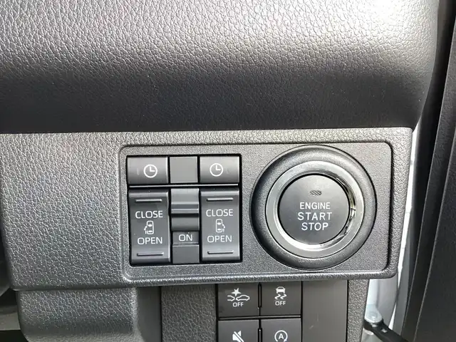 ダイハツ ムーヴ キャンバス ストライプス G 三重県 2023(令5)年 0.7万km シャイニングホワイトパール/レイクブルーメタリック スマートアシスト/カロッツエリアディスプレイオーディオ/Bluetooth/バックカメラ/予約機能付き両側パワースライドドア/シートヒーター/LEDヘッドライト/LEDフォグライト/スマートキー/プッシュスタート/ドライブレコーダー