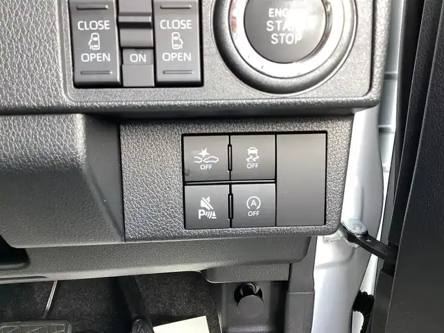 ダイハツ ムーヴ キャンバス ストライプス G 三重県 2023(令5)年 0.7万km シャイニングホワイトパール/レイクブルーメタリック スマートアシスト/カロッツエリアディスプレイオーディオ/Bluetooth/バックカメラ/予約機能付き両側パワースライドドア/シートヒーター/LEDヘッドライト/LEDフォグライト/スマートキー/プッシュスタート/ドライブレコーダー