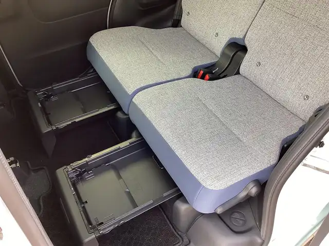 ダイハツ ムーヴ キャンバス ストライプス G 三重県 2023(令5)年 0.7万km シャイニングホワイトパール/レイクブルーメタリック スマートアシスト/カロッツエリアディスプレイオーディオ/Bluetooth/バックカメラ/予約機能付き両側パワースライドドア/シートヒーター/LEDヘッドライト/LEDフォグライト/スマートキー/プッシュスタート/ドライブレコーダー