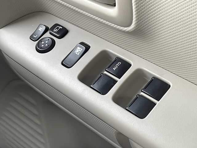 スズキ スペーシア HYBRID X 沖縄県 2023(令5)年 1.3万km オフブルーメタリック/ホワイト2トーン ディスプレイオーディオ　/CD/DVD/BT/フルセグTV　/全方位カメラ　/両側パワースライドドア　/シートヒーター/ステアリングスイッチ/アイドリングストップ/USB入力端子/スマートキー/ビルトインＥＴＣ