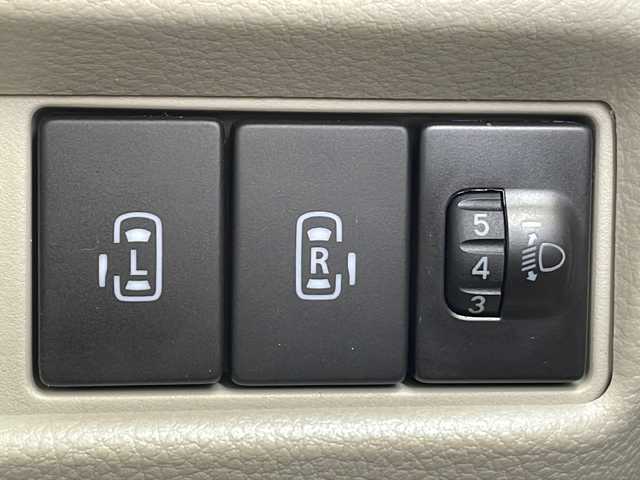 スズキ スペーシア HYBRID X 沖縄県 2023(令5)年 1.3万km オフブルーメタリック/ホワイト2トーン ディスプレイオーディオ　/CD/DVD/BT/フルセグTV　/全方位カメラ　/両側パワースライドドア　/シートヒーター/ステアリングスイッチ/アイドリングストップ/USB入力端子/スマートキー/ビルトインＥＴＣ