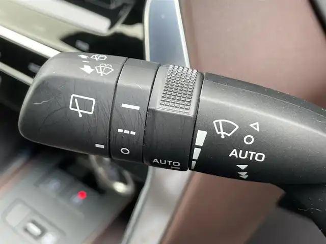 トヨタ ハリアー Z レザーパッケージ 香川県 2021(令3)年 4.7万km ホワイトパールクリスタルシャイン 登録時走行距離46515ｋｍ/JBLプレミアムサウンドシステム/純正12.3インチディスプレイオーディオ/フルセグＴＶ/パノラミックビューモニター/電動パーキングブレーキ/前席シートヒーター/ステアリングヒーター/パワーバックドア/置くだけ充電/レーダークルーズコントロール/デジタルインナーミラー/Ｄ（メモリ付き）／Ｎ席パワーシート/ＵＳＢポート/純正19インチアルミホイール/ＥＴＣ2.0/ドライブレコーダー/ＬＥＤヘッドライト