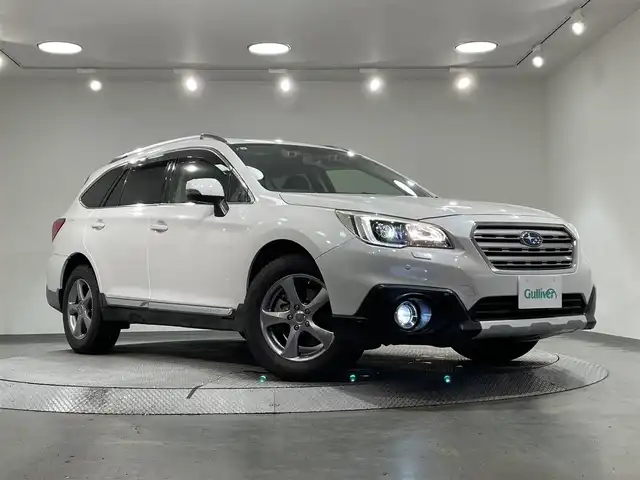 スバル アウトバック リミテッド 愛知県 2015(平27)年 9万km クリスタルホワイトP 純正８インチナビ/（Bluetooth/フルセグTV/CD・DVD再生/iPod/SD)/サンルーフ/衝突軽減ブレーキ/ビルトインETC/シートヒーター/LEDヘッドライト/バックカメラ/シートメモリー/電動パワーシート/本革シート/コーナーセンサー/パドルシフト/レーンキープアシスト/踏み間違え防止