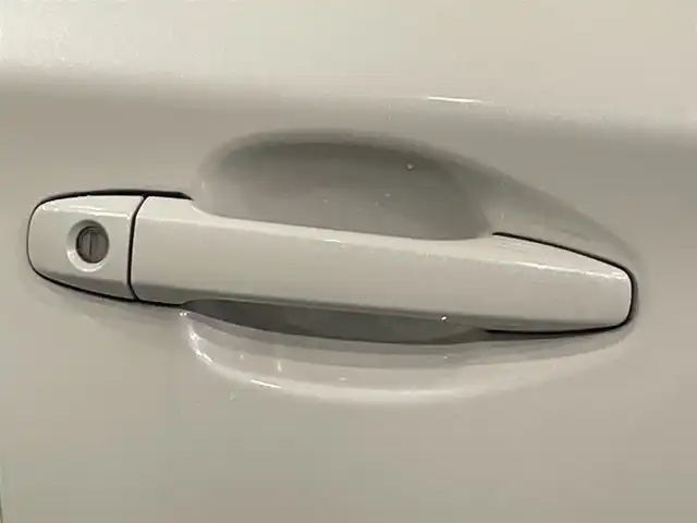 スバル アウトバック リミテッド 愛知県 2015(平27)年 9万km クリスタルホワイトP 純正８インチナビ/（Bluetooth/フルセグTV/CD・DVD再生/iPod/SD)/サンルーフ/衝突軽減ブレーキ/ビルトインETC/シートヒーター/LEDヘッドライト/バックカメラ/シートメモリー/電動パワーシート/本革シート/コーナーセンサー/パドルシフト/レーンキープアシスト/踏み間違え防止