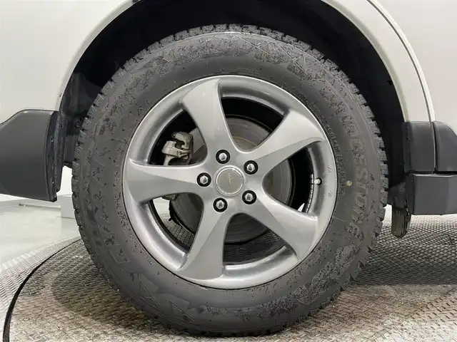 スバル アウトバック リミテッド 愛知県 2015(平27)年 9万km クリスタルホワイトP 純正８インチナビ/（Bluetooth/フルセグTV/CD・DVD再生/iPod/SD)/サンルーフ/衝突軽減ブレーキ/ビルトインETC/シートヒーター/LEDヘッドライト/バックカメラ/シートメモリー/電動パワーシート/本革シート/コーナーセンサー/パドルシフト/レーンキープアシスト/踏み間違え防止
