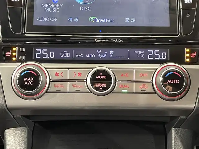 スバル アウトバック リミテッド 愛知県 2015(平27)年 9万km クリスタルホワイトP 純正８インチナビ/（Bluetooth/フルセグTV/CD・DVD再生/iPod/SD)/サンルーフ/衝突軽減ブレーキ/ビルトインETC/シートヒーター/LEDヘッドライト/バックカメラ/シートメモリー/電動パワーシート/本革シート/コーナーセンサー/パドルシフト/レーンキープアシスト/踏み間違え防止