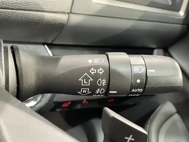 スバル アウトバック リミテッド 愛知県 2015(平27)年 9万km クリスタルホワイトP 純正８インチナビ/（Bluetooth/フルセグTV/CD・DVD再生/iPod/SD)/サンルーフ/衝突軽減ブレーキ/ビルトインETC/シートヒーター/LEDヘッドライト/バックカメラ/シートメモリー/電動パワーシート/本革シート/コーナーセンサー/パドルシフト/レーンキープアシスト/踏み間違え防止