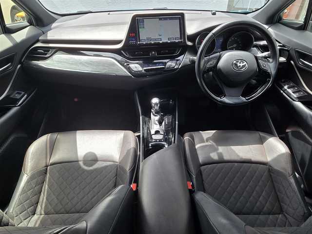 トヨタ Ｃ－ＨＲ G 愛知県 2017(平29)年 7.5万km ラディアントグリーンM /禁煙車/ワンオーナー車//純正メモリナビ（NSZT-Y66T）・フルセグTV/CD・DVD・Bluetooth・SD・AM・FM//モデリスタエアロ（フロント・サイド・リアアンダー）//トヨタセーフティセンスP/プリクラッシュセーフティ（PCS）/レーンディバーチャーアラート（LDA）/オートマチックハイビーム/レーダークルーズコントロール//ブラインドスポットモニター（BSM）//ヒルスタートアシストコントロール（HAC）//車両接近通報装置//トラクションコントロール（TRC）//ステアリングアシステッド・ビークル・スタビリティコントロール（S-VSC）//リアクロストラフィックアラート（RCTA）/バックカメラ//革巻きステアリング//ステアリングスイッチ//LEDヘッドライト・オートライト//ハーフレザーシート//ドライブモードセレクト//電子パーキングブレーキ//ブレーキホールド//フロントフォグランプ//衝突安全ボディ//スペアキー1本//取扱説明書・ナビ説明書//保証書