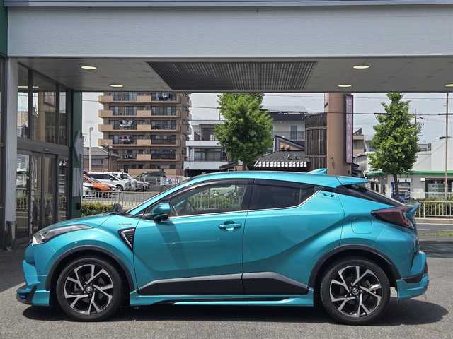 トヨタ Ｃ－ＨＲ G 愛知県 2017(平29)年 7.5万km ラディアントグリーンM /禁煙車/ワンオーナー車//純正メモリナビ（NSZT-Y66T）・フルセグTV/CD・DVD・Bluetooth・SD・AM・FM//モデリスタエアロ（フロント・サイド・リアアンダー）//トヨタセーフティセンスP/プリクラッシュセーフティ（PCS）/レーンディバーチャーアラート（LDA）/オートマチックハイビーム/レーダークルーズコントロール//ブラインドスポットモニター（BSM）//ヒルスタートアシストコントロール（HAC）//車両接近通報装置//トラクションコントロール（TRC）//ステアリングアシステッド・ビークル・スタビリティコントロール（S-VSC）//リアクロストラフィックアラート（RCTA）/バックカメラ//革巻きステアリング//ステアリングスイッチ//LEDヘッドライト・オートライト//ハーフレザーシート//ドライブモードセレクト//電子パーキングブレーキ//ブレーキホールド//フロントフォグランプ//衝突安全ボディ//スペアキー1本//取扱説明書・ナビ説明書//保証書