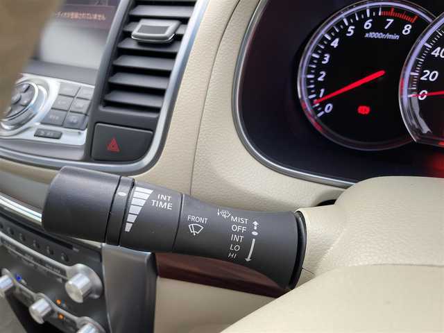 日産 ティアナ 250XV 栃木県 2012(平24)年 11.1万km ホワイトパール 純正メモリナビ/[ワンセグ/AM/FM/CD/DVD/BT/AUX]/バックカメラ/ETC/前席パワーシート/D席メモリーシート/前席シートヒーター/前席エアシート/N席オットマン/コーナーセンサー/本革レザーシート(ベージュ)/RAYS19インチアルミ/ダウンサス/平面ハーフミラータイプGPSレーダー探知機/オートライト/HIDヘッドライト/フォグランプ/ステアスイッチ/プッシュスタート/純正マット/電格ミラー/保証書/取扱説明書