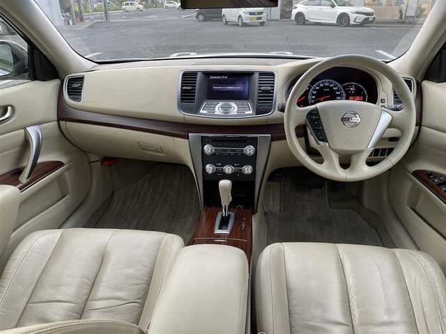 日産 ティアナ 250XV 栃木県 2012(平24)年 11.1万km ホワイトパール 純正メモリナビ/[ワンセグ/AM/FM/CD/DVD/BT/AUX]/バックカメラ/ETC/前席パワーシート/D席メモリーシート/前席シートヒーター/前席エアシート/N席オットマン/コーナーセンサー/本革レザーシート(ベージュ)/RAYS19インチアルミ/ダウンサス/平面ハーフミラータイプGPSレーダー探知機/オートライト/HIDヘッドライト/フォグランプ/ステアスイッチ/プッシュスタート/純正マット/電格ミラー/保証書/取扱説明書