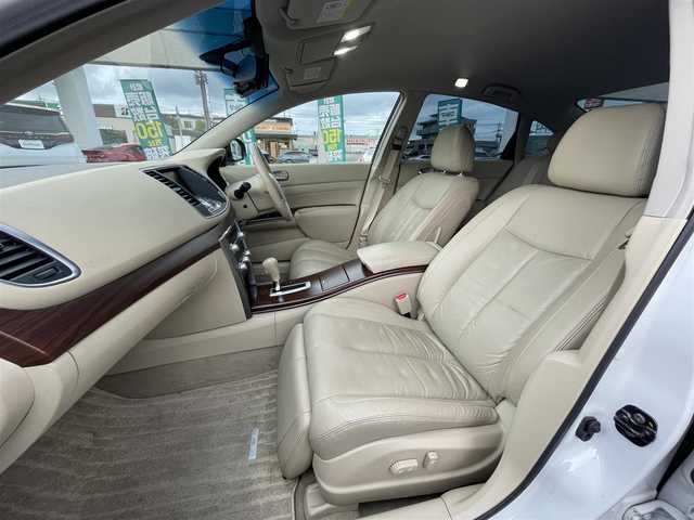 日産 ティアナ 250XV 栃木県 2012(平24)年 11.1万km ホワイトパール 純正メモリナビ/[ワンセグ/AM/FM/CD/DVD/BT/AUX]/バックカメラ/ETC/前席パワーシート/D席メモリーシート/前席シートヒーター/前席エアシート/N席オットマン/コーナーセンサー/本革レザーシート(ベージュ)/RAYS19インチアルミ/ダウンサス/平面ハーフミラータイプGPSレーダー探知機/オートライト/HIDヘッドライト/フォグランプ/ステアスイッチ/プッシュスタート/純正マット/電格ミラー/保証書/取扱説明書