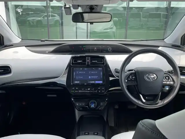 トヨタ プリウス S ツーリングセレクション 和歌山県 2019(平31)年 5.1万km ホワイトパールクリスタルシャイン 純正9インチメモリーナビ/フルセグ/バックカメラ/トヨタセーフティセンス/レーダークルーズコントロール/レーンキープアシスト/プリクラッシュセーフティ/ハイビームアシスト/インテリジェントパーキングアシスト/レザーシート/シートヒーター/LEDヘッドライト/プッシュスタート/ETC2.0/純正ドライブレコーダー/スマートキー/禁煙車/純正アルミホイール/革巻ハンドル