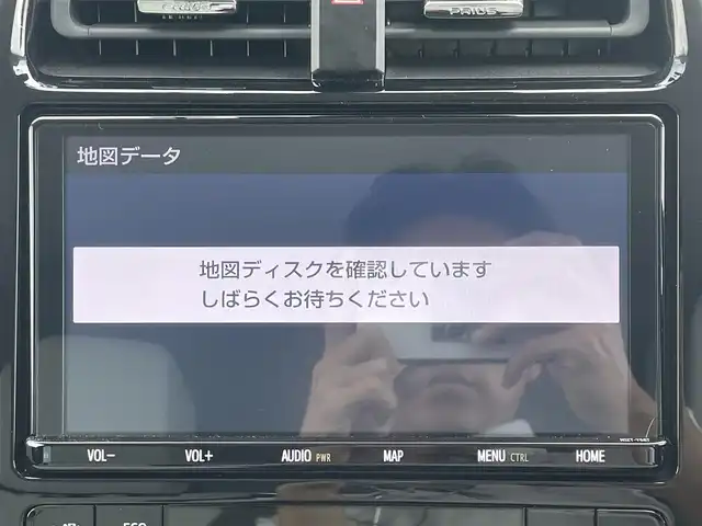 トヨタ プリウス S ツーリングセレクション 和歌山県 2019(平31)年 5.1万km ホワイトパールクリスタルシャイン 純正9インチメモリーナビ/フルセグ/バックカメラ/トヨタセーフティセンス/レーダークルーズコントロール/レーンキープアシスト/プリクラッシュセーフティ/ハイビームアシスト/インテリジェントパーキングアシスト/レザーシート/シートヒーター/LEDヘッドライト/プッシュスタート/ETC2.0/純正ドライブレコーダー/スマートキー/禁煙車/純正アルミホイール/革巻ハンドル