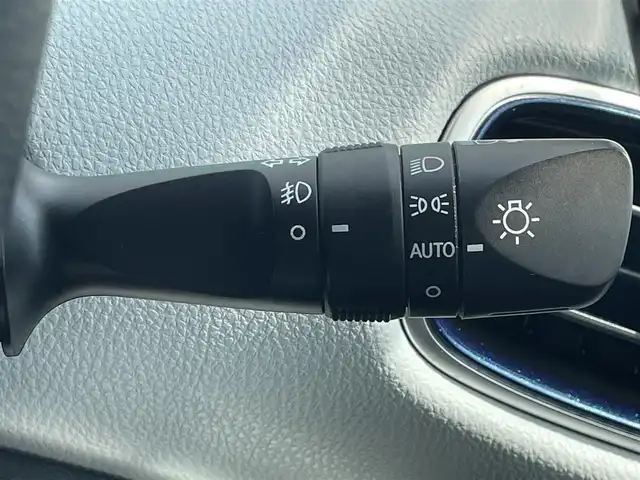 トヨタ プリウス S ツーリングセレクション 和歌山県 2019(平31)年 5.1万km ホワイトパールクリスタルシャイン 純正9インチメモリーナビ/フルセグ/バックカメラ/トヨタセーフティセンス/レーダークルーズコントロール/レーンキープアシスト/プリクラッシュセーフティ/ハイビームアシスト/インテリジェントパーキングアシスト/レザーシート/シートヒーター/LEDヘッドライト/プッシュスタート/ETC2.0/純正ドライブレコーダー/スマートキー/禁煙車/純正アルミホイール/革巻ハンドル