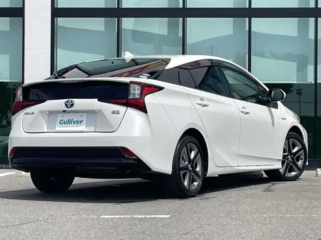 トヨタ プリウス S ツーリングセレクション 和歌山県 2019(平31)年 5.1万km ホワイトパールクリスタルシャイン 純正9インチメモリーナビ/フルセグ/バックカメラ/トヨタセーフティセンス/レーダークルーズコントロール/レーンキープアシスト/プリクラッシュセーフティ/ハイビームアシスト/インテリジェントパーキングアシスト/レザーシート/シートヒーター/LEDヘッドライト/プッシュスタート/ETC2.0/純正ドライブレコーダー/スマートキー/禁煙車/純正アルミホイール/革巻ハンドル