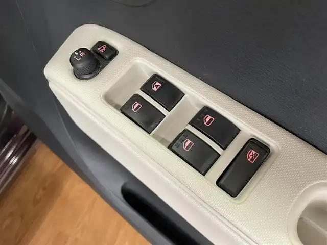 ダイハツ ミラ ココア L 道央・札幌 2018(平30)年 5.8万km プラムブラウンクリスタルマイカ 4WD/社外メモリナビ/・ワンセグTV/CD/DVD/BT/SD/USB/ETC/アイドリングストップ/ヘッドライトレベライザー/リモコンキー/スペアキー/ベンチシート/社外フロアマット/ドアバイザー/電動格納ミラー/社外AW付き冬タイヤ積込/・155/65R14 ’23製 6mm/新車時保証書/取扱説明書