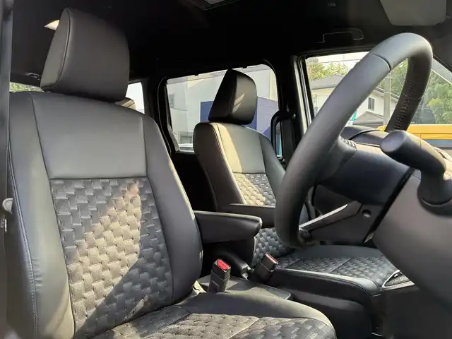 トヨタ ヴォクシー S－Z 熊本県 2023(令5)年 3.4万km ホワイトパールクリスタルシャイン 純正ディスプレイオーディオ（ナビ機能付き）/【フルセグTV/CD/DVD/Bluetooth/Miracast】/バックカメラ/フリップダウンモニター（V14T-R72R)/両側パワースライドドア/レーダークルーズコントロール/衝突被害軽減システム/レーンキープアシスト/クリアランスソナー/黒ハーフレザーシート/前席シートヒーター/純正17インチアルミホイル/LEDオートヘッドライト/フォグ/ETC2.0/アイドリングストップ/横滑り防止装置/純正フロアマット/保証書/取扱説明書