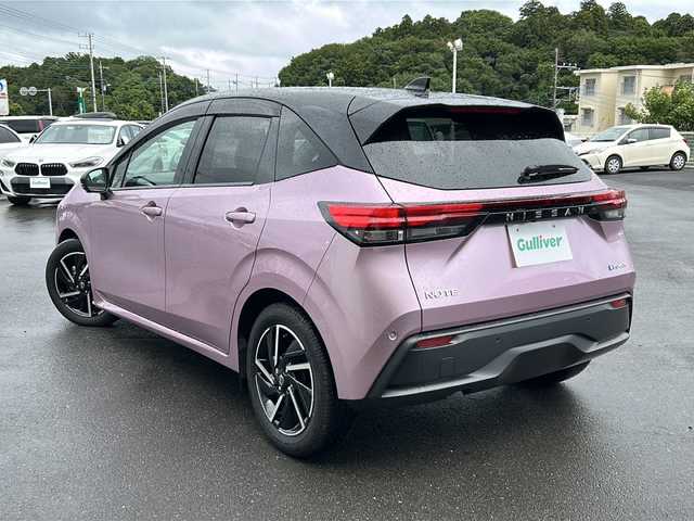 日産 ノート X 茨城県 2022(令4)年 2.2万km ピンクⅡ エマージェンシーブレーキ/プロパイロット /純正ナビ/　　BT/フルセグ/HDMI/アラウンドビューモニター/アダプティブクルーズコントロール/LEDオートライト/純正16インチアルミホイール/電子パーキングブレーキ/ブレーキホールド /インテリジェントルームミラー/ブラックルーフ/ブラックドアミラー/置くだけ充電/ステアリングスイッチ/スマートキー/ETC