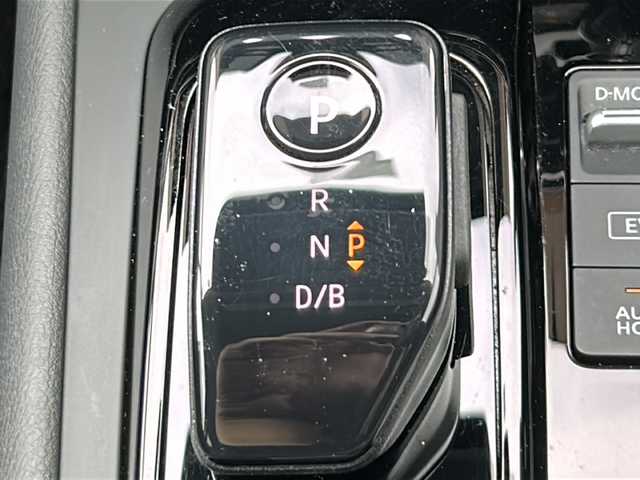 日産 ノート X 茨城県 2022(令4)年 2.2万km ピンクⅡ エマージェンシーブレーキ/プロパイロット /純正ナビ/　　BT/フルセグ/HDMI/アラウンドビューモニター/アダプティブクルーズコントロール/LEDオートライト/純正16インチアルミホイール/電子パーキングブレーキ/ブレーキホールド /インテリジェントルームミラー/ブラックルーフ/ブラックドアミラー/置くだけ充電/ステアリングスイッチ/スマートキー/ETC