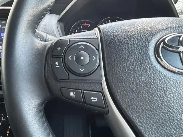 トヨタ ヴォクシー ZS 煌Ⅲ 奈良県 2020(令2)年 3.1万km ブラック ワンオーナー/純正メモリナビ【NSZT- Y68T 】/(フルセグTV/BT/CD)/パワースライドドア(両側)/衝突軽減装置/横滑り防止システム/車線はみだし防止/クルーズコントロール(追従式)/コーナーセンサー/パーキングセンサー/バックカメラ/オートハイビーム/ドライブレコーダー/ETC2.0(ビルドイン)/スタッドレスタイヤ(社外AW積み込み)/USB/革巻きステアリング/アイドリングストップ/スペアキー×１/純正マット/ドアバイザー/保証書・取説