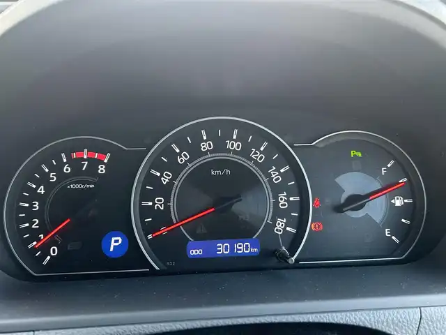 トヨタ ヴォクシー ZS 煌Ⅲ 奈良県 2020(令2)年 3.1万km ブラック ワンオーナー/純正メモリナビ【NSZT- Y68T 】/(フルセグTV/BT/CD)/パワースライドドア(両側)/衝突軽減装置/横滑り防止システム/車線はみだし防止/クルーズコントロール(追従式)/コーナーセンサー/パーキングセンサー/バックカメラ/オートハイビーム/ドライブレコーダー/ETC2.0(ビルドイン)/スタッドレスタイヤ(社外AW積み込み)/USB/革巻きステアリング/アイドリングストップ/スペアキー×１/純正マット/ドアバイザー/保証書・取説