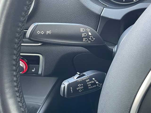 アウディ Ａ３ セダン 1．4 TFSI 山梨県 2016(平28)年 1.4万km グレイシアホワイトメタリック レザーパッケージ/LEDヘッドライトパッケージ/ACC/黒革/純正MMIナビ/バックカメラ/アウディプレセンス(衝突軽減ブレーキ)/フルセグTV/ETC(DSRC)/前席シートヒーター/前席パワーシート/オートライト/LEDヘッドライト/ライティングパッケージ/前後PDC