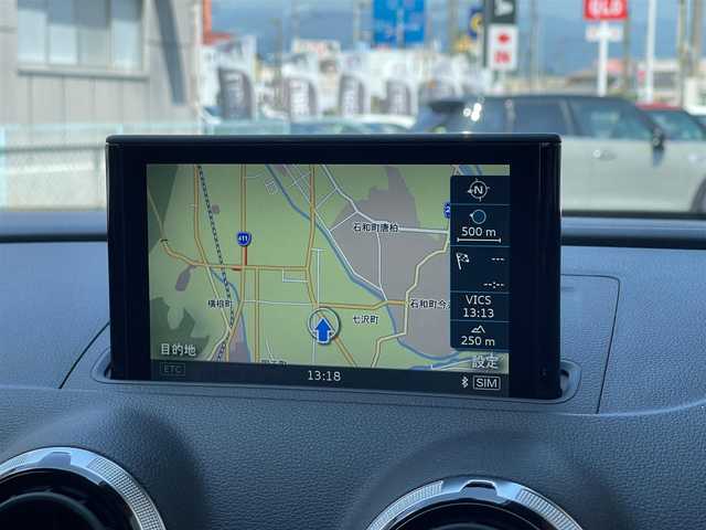 アウディ Ａ３ セダン 1．4 TFSI 山梨県 2016(平28)年 1.4万km グレイシアホワイトメタリック レザーパッケージ/LEDヘッドライトパッケージ/ACC/黒革/純正MMIナビ/バックカメラ/アウディプレセンス(衝突軽減ブレーキ)/フルセグTV/ETC(DSRC)/前席シートヒーター/前席パワーシート/オートライト/LEDヘッドライト/ライティングパッケージ/前後PDC