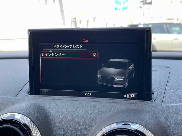 アウディ Ａ３ セダン 1．4 TFSI 山梨県 2016(平28)年 1.4万km グレイシアホワイトメタリック レザーパッケージ/LEDヘッドライトパッケージ/ACC/黒革/純正MMIナビ/バックカメラ/アウディプレセンス(衝突軽減ブレーキ)/フルセグTV/ETC(DSRC)/前席シートヒーター/前席パワーシート/オートライト/LEDヘッドライト/ライティングパッケージ/前後PDC