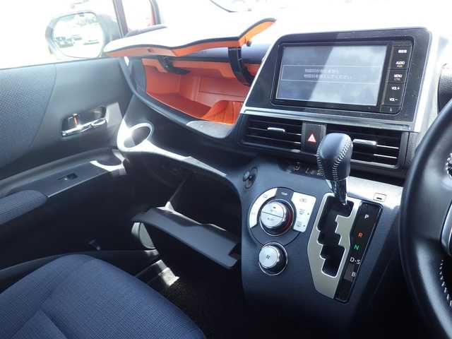 トヨタ シエンタ G 千葉県 2016(平28)年 3.9万km レッドマイカM Toyota Safety Sense/・プリクラッシュセーフティ/・レーンディパーチャーアラート/・オートハイビーム/アイドリングストップ/両側パワースライドドア/純正SDナビ/地デジTV/【DVD/CD再生機能　Bluetooth接続】/バックカメラ/革巻きステアリング/ETC/LEDヘッドライト/ウインカーミラー/スマートキー