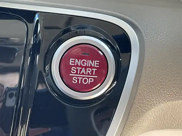 ホンダ Ｎ ＢＯＸ G Lパッケージ 鳥取県 2015(平27)年 8.2万km プレミアムホワイトパールⅡ (株)IDOMが運営する【じしゃロン鳥取店】の自社ローン専用車両になります。こちらは現金またはオートローンご利用時の価格です。自社ローンご希望の方は別途その旨お申付け下さい/４WD/純正ナビ/・ワンセグTV（走行中視聴不可）/・AM/FM/・CD/DVD/・Bluetooth接続/バックカメラ/片側パワースライドドア/前席シートヒーター/アイドリングストップ/ETC