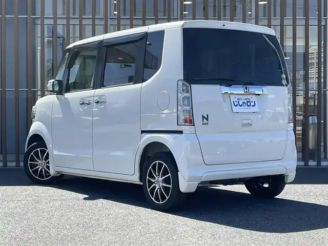 ホンダ Ｎ ＢＯＸ G Lパッケージ 鳥取県 2015(平27)年 8.2万km プレミアムホワイトパールⅡ (株)IDOMが運営する【じしゃロン鳥取店】の自社ローン専用車両になります。こちらは現金またはオートローンご利用時の価格です。自社ローンご希望の方は別途その旨お申付け下さい/４WD/純正ナビ/・ワンセグTV（走行中視聴不可）/・AM/FM/・CD/DVD/・Bluetooth接続/バックカメラ/片側パワースライドドア/前席シートヒーター/アイドリングストップ/ETC