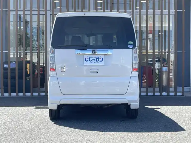ホンダ Ｎ ＢＯＸ G Lパッケージ 鳥取県 2015(平27)年 8.2万km プレミアムホワイトパールⅡ (株)IDOMが運営する【じしゃロン鳥取店】の自社ローン専用車両になります。こちらは現金またはオートローンご利用時の価格です。自社ローンご希望の方は別途その旨お申付け下さい/４WD/純正ナビ/・ワンセグTV（走行中視聴不可）/・AM/FM/・CD/DVD/・Bluetooth接続/バックカメラ/片側パワースライドドア/前席シートヒーター/アイドリングストップ/ETC
