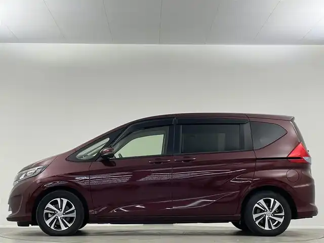 ホンダ フリード＋ ハイブリット EX 埼玉県 2017(平29)年 7万km プレミアムディープロッソパール 純正ナビ　Ｂｌｕｅｔｏｏｔｈ　フルセグＴＶ　バックカメラ　前後ドライブレコーダー　両側電動ドア　レーダークルーズコントロール　シートヒーター　衝突被害軽減システム　ＥＴＣ　禁煙車
