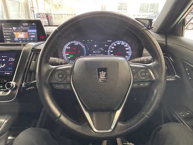 トヨタ クラウン ハイブリッド RS アドバンス 宮城県 2018(平30)年 6万km ホワイトパールクリスタルシャイン ワンオーナー/純正ナビ/・フルセグTV/Miracast/SD/BT/USB/バックカメラ/ハーフレザーシート/前席パワーシート/前席シートヒーター/ステアリングヒーター/トヨタセーフティーセンス/ブラインドスポットモニター/HUD/LEDヘッドライト/純正18インチアルミ＆ノーマルタイヤ/純正18インチアルミ＆スタッドレス積込/電動リアサンシェード/ビルトインETC/プッシュスタート/スマートキー/保証書、取扱説明書