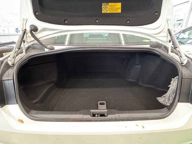 トヨタ クラウン ハイブリッド RS アドバンス 宮城県 2018(平30)年 6万km ホワイトパールクリスタルシャイン ワンオーナー/純正ナビ/・フルセグTV/Miracast/SD/BT/USB/バックカメラ/ハーフレザーシート/前席パワーシート/前席シートヒーター/ステアリングヒーター/トヨタセーフティーセンス/ブラインドスポットモニター/HUD/LEDヘッドライト/純正18インチアルミ＆ノーマルタイヤ/純正18インチアルミ＆スタッドレス積込/電動リアサンシェード/ビルトインETC/プッシュスタート/スマートキー/保証書、取扱説明書